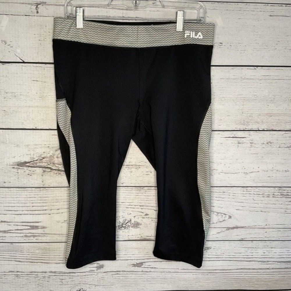 Fila Womens Black Leggings Running Exercise Workout Chevron Pattern Capri Size M